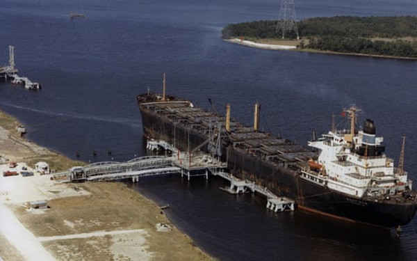 vi sao gia dau tho the gioi bat day? hinh 1