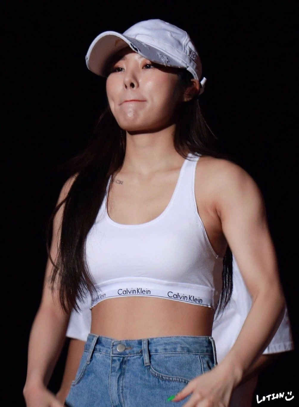 8 idol Hàn thích diện nội y khoe dáng săn chắc - Ảnh 2 8 idol Hàn thích diện nội y khoe dáng săn chắc - Ảnh 2