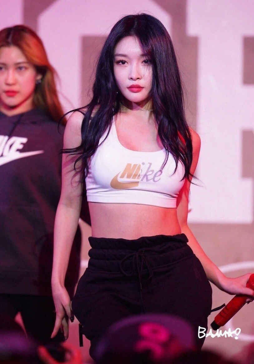 8 idol Hàn thích diện nội y khoe dáng săn chắc - Ảnh 4 8 idol Hàn thích diện nội y khoe dáng săn chắc - Ảnh 4