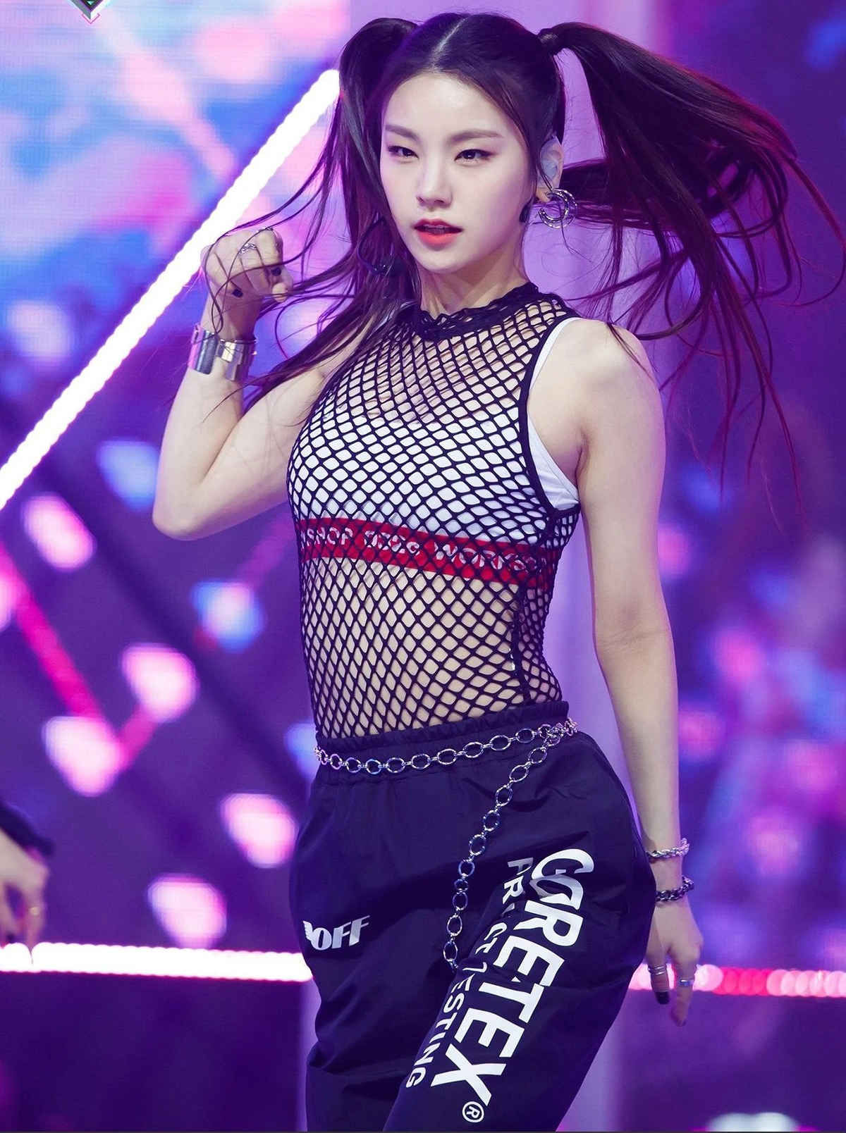 8 idol Hàn thích diện nội y khoe dáng săn chắc - Ảnh 10 8 idol Hàn thích diện nội y khoe dáng săn chắc - Ảnh 10