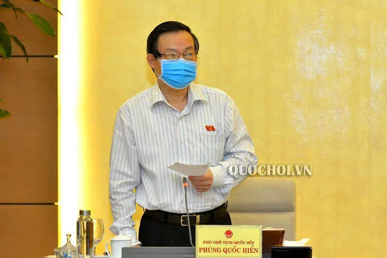 "Nhiều xe biển xanh 8-10 tỷ đồng, có tiết kiệm chống lãng phí không?"