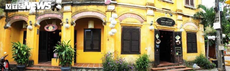 Nh&agrave; h&agrave;ng, qu&aacute;n c&agrave; ph&ecirc; ở phố cổ Hội An đ&oacute;ng cửa im l&igrave;m trong ng&agrave;y đầu hết c&aacute;ch ly - 12