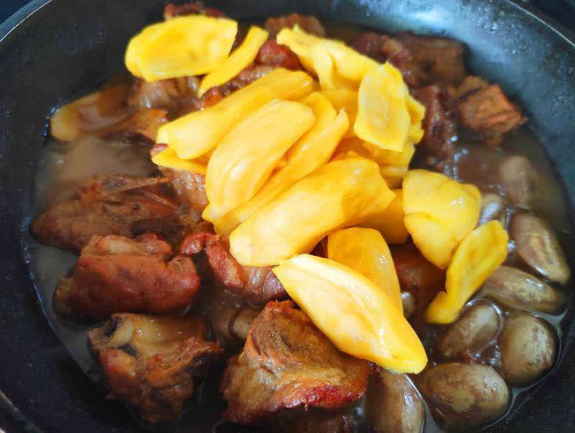 Mẹ chồng hoảng hốt thấy con dâu cho mít vào nồi sườn, ăn rồi mới hiểu tại sao - Ảnh 4 Mẹ chồng hoảng hốt thấy con dâu cho mít vào nồi sườn, ăn rồi mới hiểu tại sao - Ảnh 4