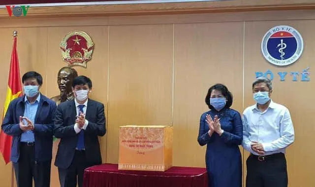 pho chu tich nuoc dang thi ngoc thinh tham, dong vien nganh y te  ​ hinh 2