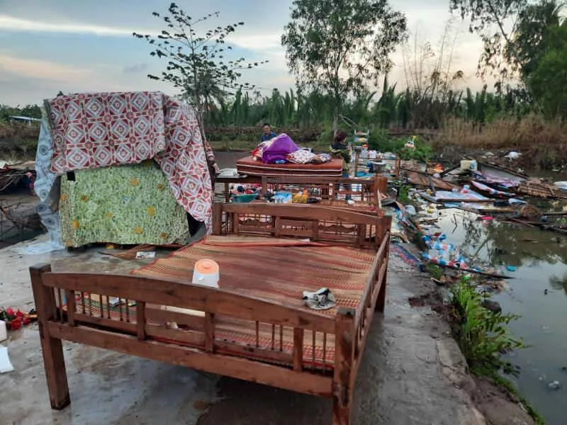 Lốc xo&aacute;y khiến 37 căn nh&agrave; ở Ki&ecirc;n Giang bị sập v&agrave; tốc m&aacute;i - 3