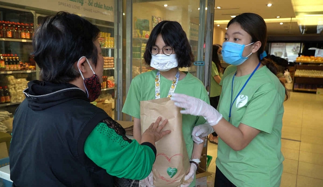 Học sinh Thủ đô chung tay quyên góp lương thực, thực phẩm chống dịch Covid-19