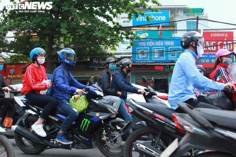 Vạn người ùn ùn về quê nghỉ lễ, quốc lộ 1A ùn ứ - 5
