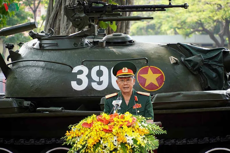 toàn cảnh lễ kỷ niệm 45 năm giải phóng miền nam, thống nhất đất nước hình 10 toan canh le ky niem 45 nam giai phong mien nam, thong nhat dat nuoc hinh 10