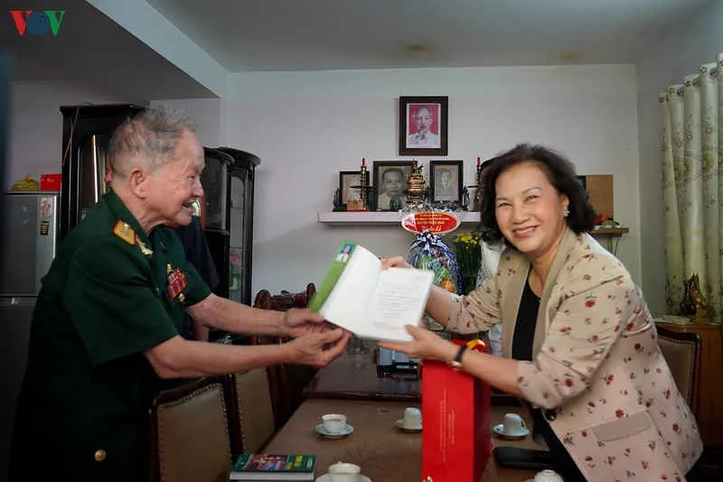 toàn cảnh lễ kỷ niệm 45 năm giải phóng miền nam, thống nhất đất nước hình 14 toan canh le ky niem 45 nam giai phong mien nam, thong nhat dat nuoc hinh 14