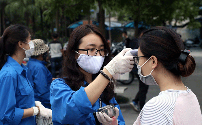 Thêm trường đại học cho sinh viên nghỉ đến tháng 6 - 1