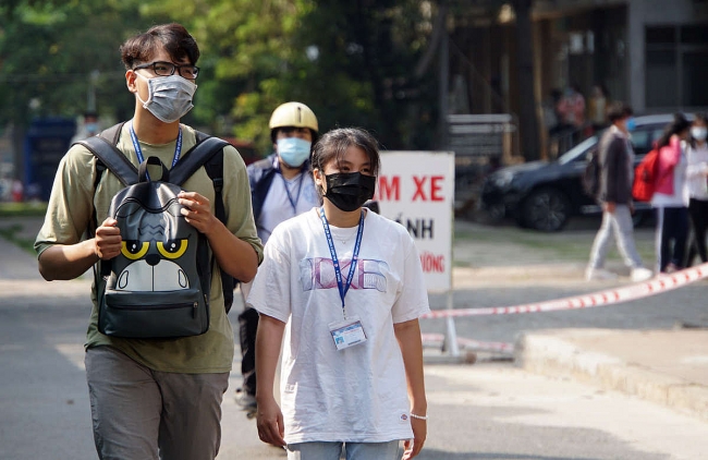 Những trường đại học nào ở TP.HCM cho sinh viên đi học lại từ ngày 4/5?