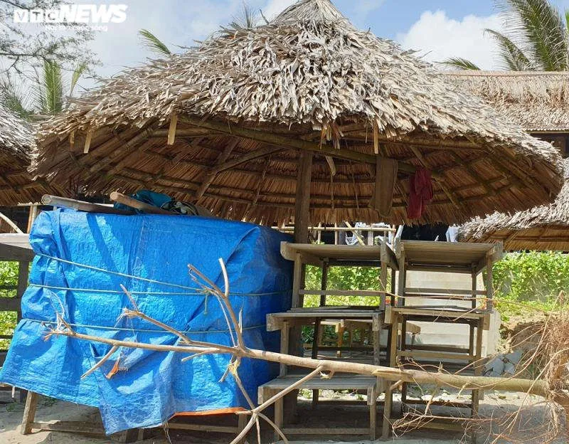 Ảnh: Biển An B&agrave;ng l&aacute;c đ&aacute;c người tắm, chủ nh&agrave; h&agrave;ng mỏi mắt chờ du kh&aacute;ch  - 5