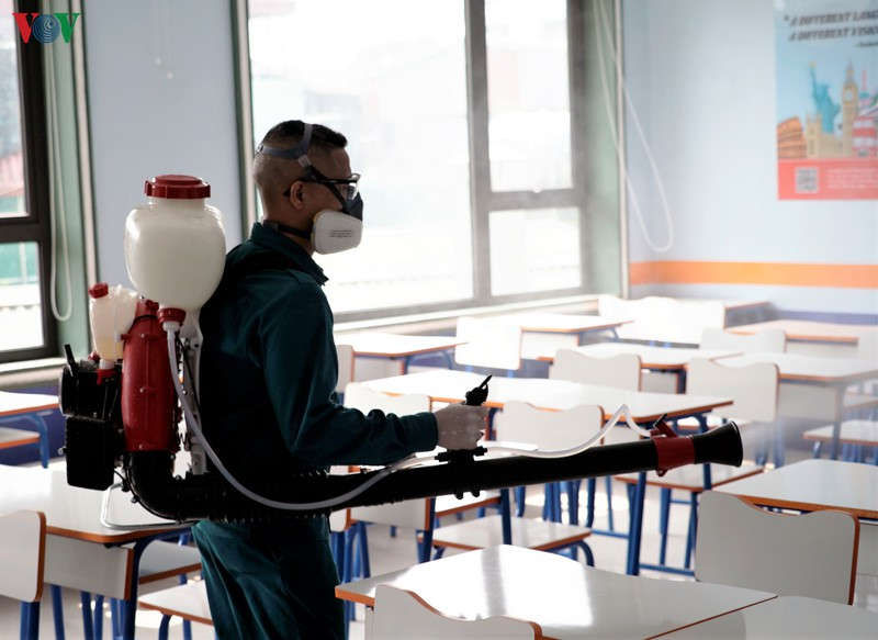Ảnh: Vệ sinh toàn bộ trường học Hà Nội trước khi học sinh tới lớp - 5