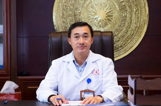 chan dung tan thu truong bo y te tran van thuan hinh 3
