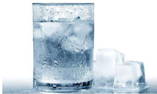 Uống nước ấm hay nước lạnh mới tốt cho sức khỏe? - Ảnh 1 Uống nước ấm hay nước lạnh mới tốt cho sức khỏe? - Ảnh 1