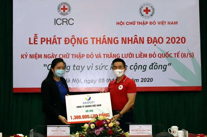 Sanofi Việt Nam quyên góp 1,3 tỷ đồng hỗ trợ người dân Đồng bằng Sông Cửu Long - 1