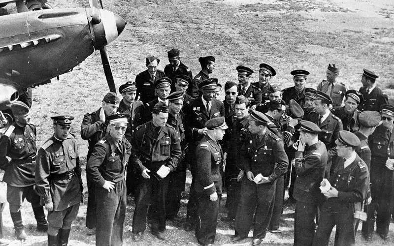 quan phap da ung ho va chong pha lien xo trong the chien 2 ra sao? hinh 4