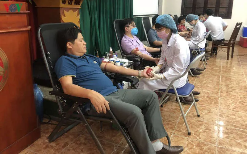 hoc vien chinh tri quoc gia ho chi minh to chuc hien mau tinh nguyen hinh 2