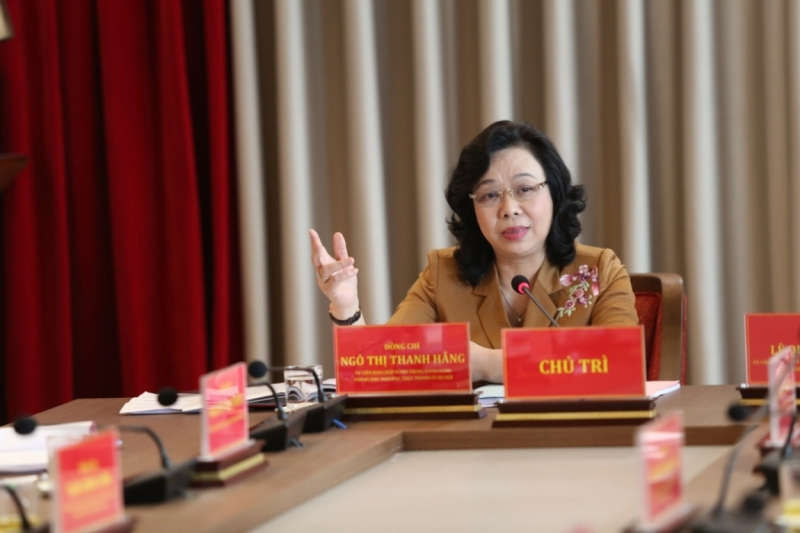 Đồng ch&iacute; Ng&ocirc; Thị Thanh Hằng, Ủy vi&ecirc;n Ban chấp h&agrave;nh Trung ương Đảng, Ph&oacute; B&iacute; thư Thường trực Th&agrave;nh ủy H&agrave; Nội ph&aacute;t biểu tại hội nghị