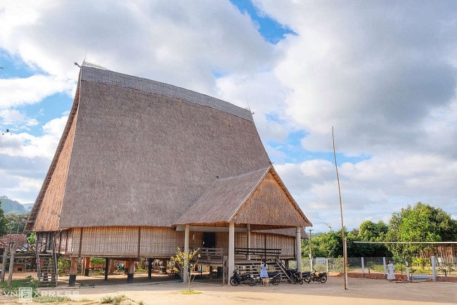 Nhà rông lớn nhất Tây Nguyên