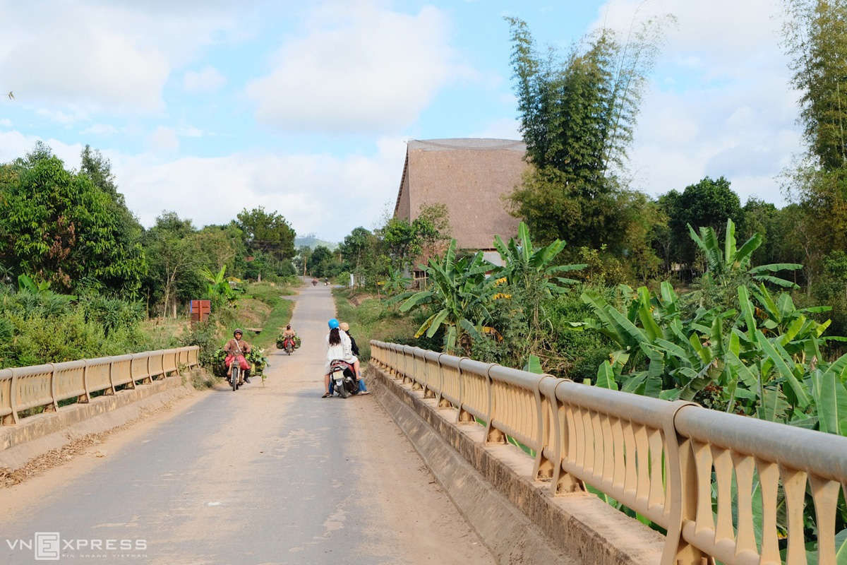Nhà rông lớn nhất Tây Nguyên - Ảnh 8. Nhà rông lớn nhất Tây Nguyên - Ảnh 8.