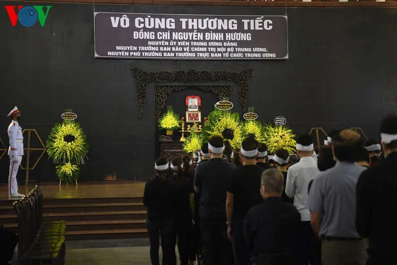 lanh dao dang, nha nuoc vieng va tien biet ong nguyen dinh huong hinh 1