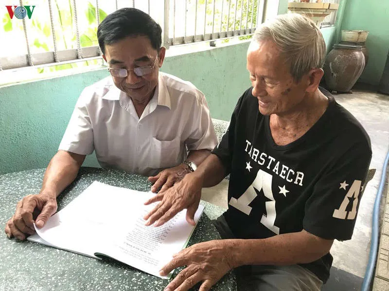 bi thu chi bo dua nghi quyet vao cuoc song bang tho hinh 2