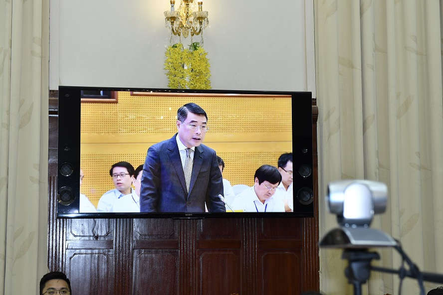 Thống đốc NHNN Việt Nam L&ecirc; Minh Hưng ph&aacute;t biểu tại Hội nghị