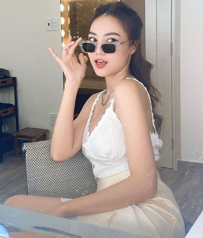 Sao Việt rần rần 'đập hộp' kính Jennie thiết kế - Ảnh 3
