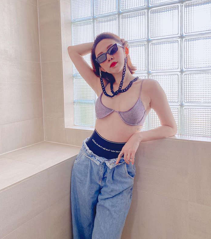 Sao Việt rần rần 'đập hộp' kính Jennie thiết kế - Ảnh 7