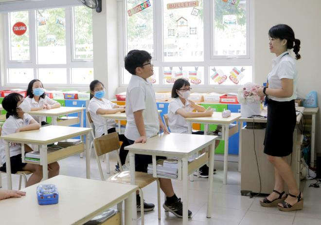 Học sinh được nhận 'lì xì đặc biệt' trong ngày đầu trở lại trường - 6