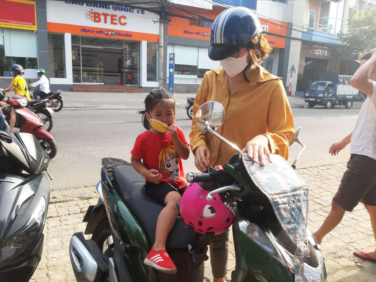 Đà Nẵng: Dở khóc dở cười trong ngày đầu tiên đến trường của trẻ mầm non sau 3 tháng nghỉ học