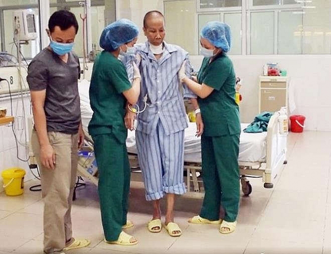 Bệnh nhân 19 mắc COVID-19 từng 3 lần ngưng tim chuẩn bị xuất viện