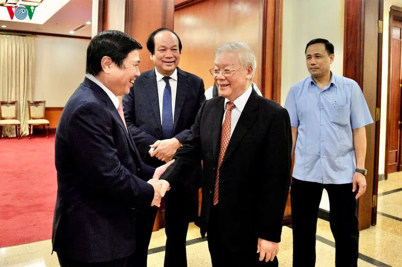 anh: toan canh phien be mac hoi nghi trung uong 12 hinh 11