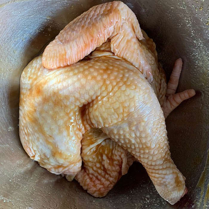 Thả con gà ướp dầu hào vào nồi cơm điện, 40 phút sau lại được món ngon bất ngờ - Ảnh 2 Thả con gà ướp dầu hào vào nồi cơm điện, 40 phút sau lại được món ngon bất ngờ - Ảnh 2