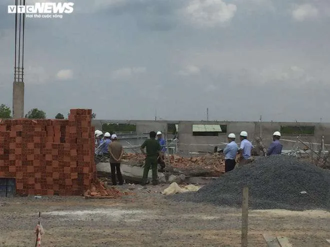 Thứ trưởng X&acirc;y dựng đến hiện trường, chỉ đạo điều tra vụ sập tường ở Đồng Nai - 1