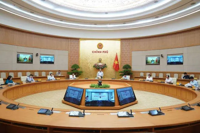 Thủ tướng: Xử nghiêm cán bộ ép dân ký đơn từ chối nhận hỗ trợ của Nhà nước - 2