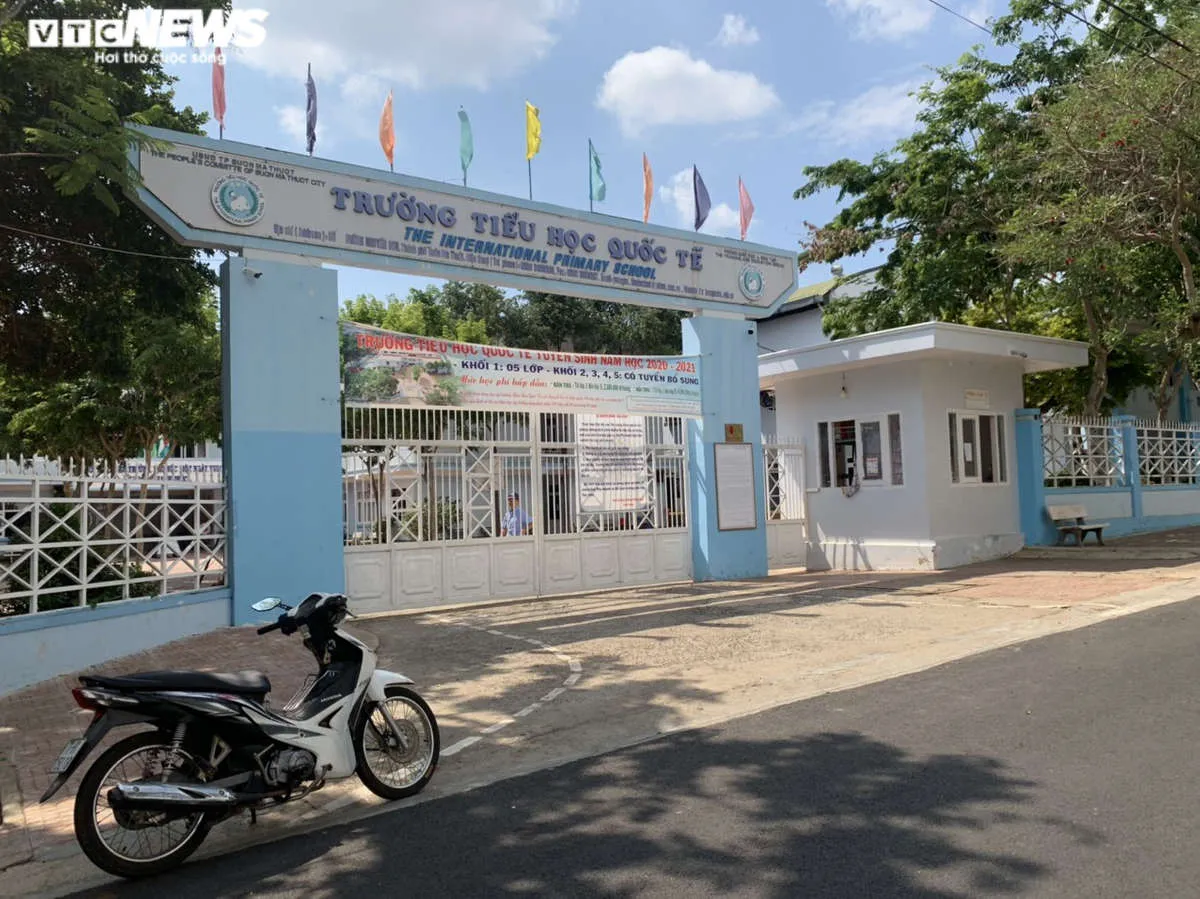 Để HS tiểu học ra khỏi trường, đi bộ 13km về: Trường nói '10 năm mới có một lần' - 2