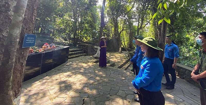 Tuyên dương đảng viên trẻ làm theo lời Bác quận Hoàng Mai