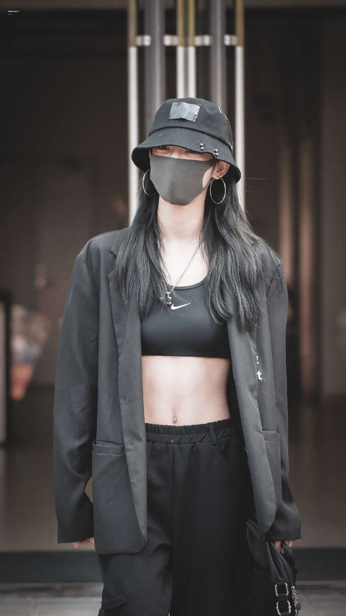 Trang phục khoe eo của dàn sao 'Thanh xuân có bạn' - Ảnh 12 Trang phục khoe eo của dàn sao 'Thanh xuân có bạn' - Ảnh 12