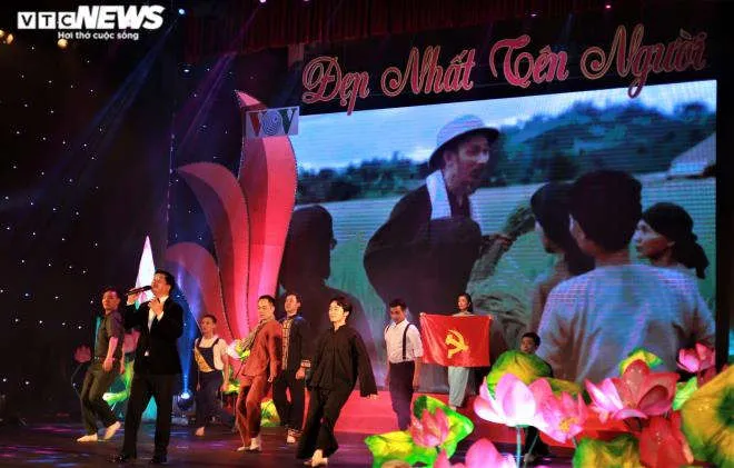 Xúc động chương trình giao lưu nghệ thuật 'Đẹp nhất tên Người' - 5