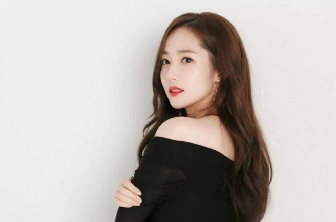 Phụ nữ sở hữu tướng vai “quý bà” cả cuộc đời an nhàn, sung sướng chẳng mấy khi phải lo lắng về tiền bạc - Ảnh 1