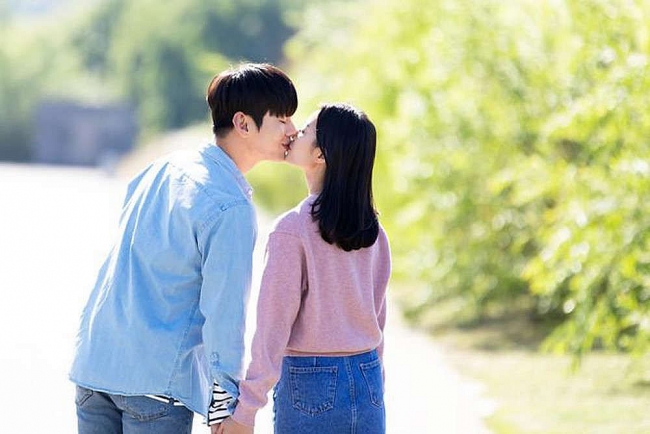 15 ngày tới báo hiệu chuyện tình yêu của cung hoàng đạo này đỏ rực, được người yêu chiều chuộng hết mực, hạnh phúc thăng hoa
