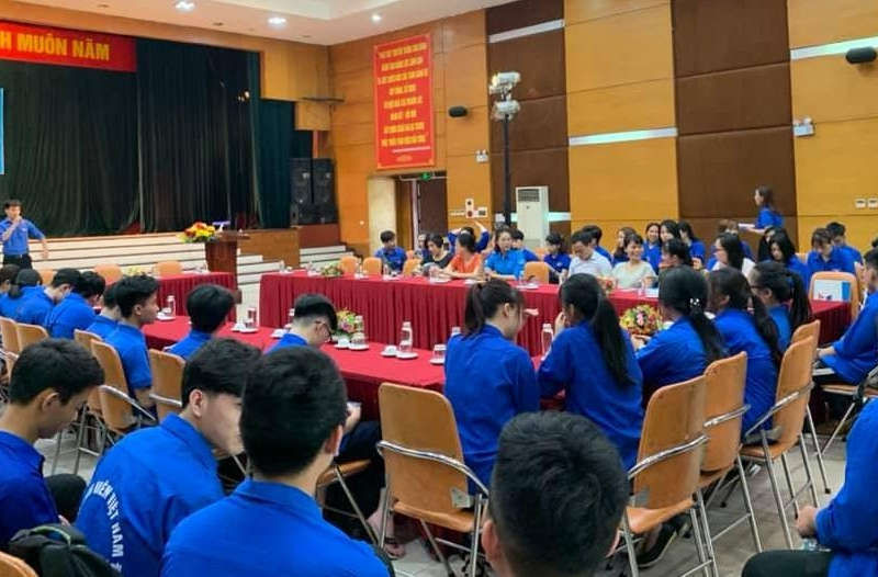 To&agrave;n cảnh tọa đ&agrave;m