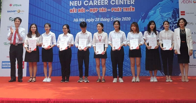 Tạo cầu nối giữa sinh viên và doanh nghiệp