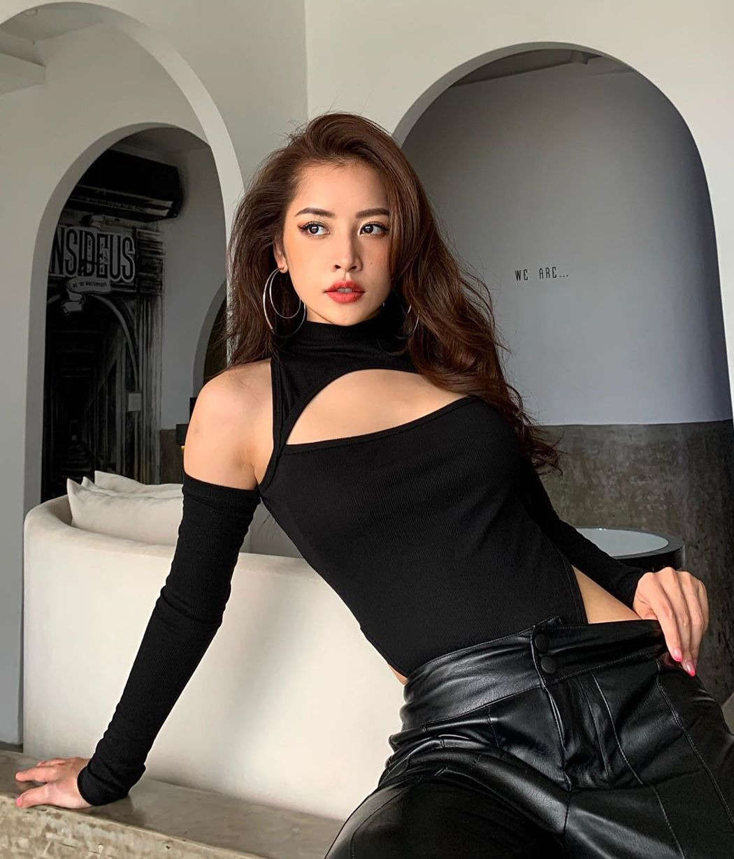 Mỹ nhân Việt đụng mốt áo 'gái hư' cắt xẻ tứ bề - Ảnh 5