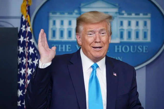 Trump có thể lại dùng thuốc sốt rét ngừa Covid-19 bất chấp cảnh báo