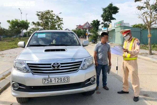 Xe chở khách trá hình ‘bóp chết’ xe buýt Huế-Đà Nẵng, tài xế gửi đơn cầu cứu - 1