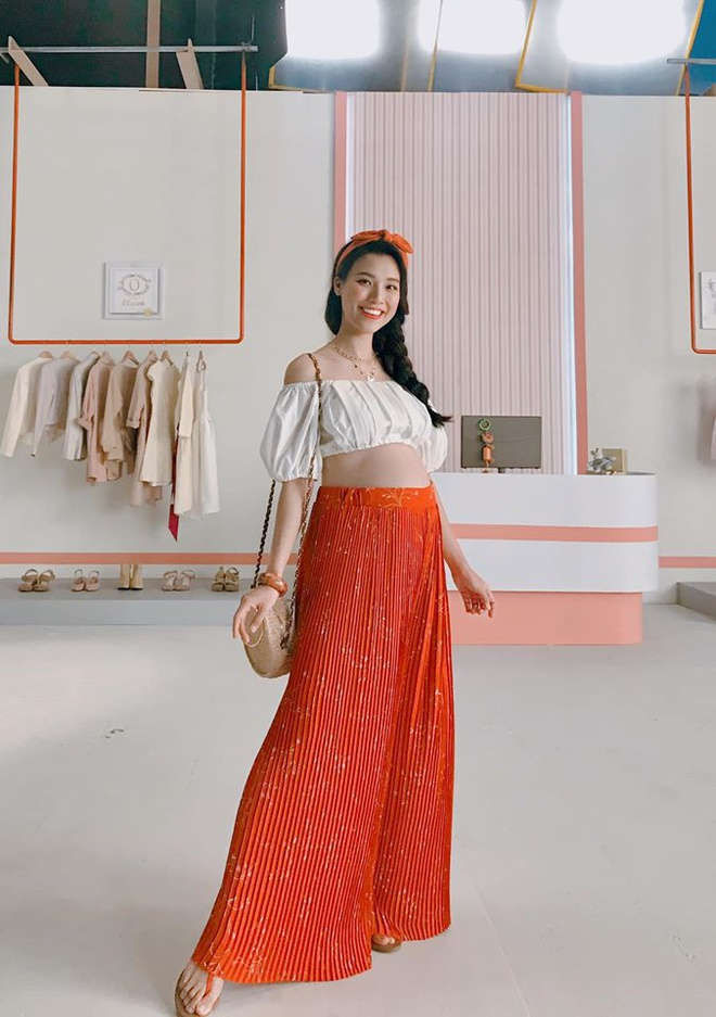 3 mẹ bầu showbiz lên đồ: Hồ Ngọc Hà bánh bèo - Hoàng Oanh phô diễn bụng vượt mặt - Đông Nhi giản đơn - Ảnh 3