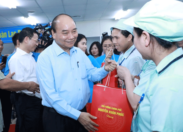 thu tuong doi thoai voi cong nhan ve nha o, thu nhap, viec lam hinh 1